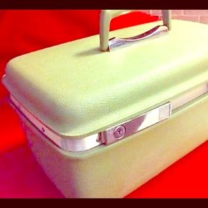 Vintage Samsanite ( traincase/weekener)